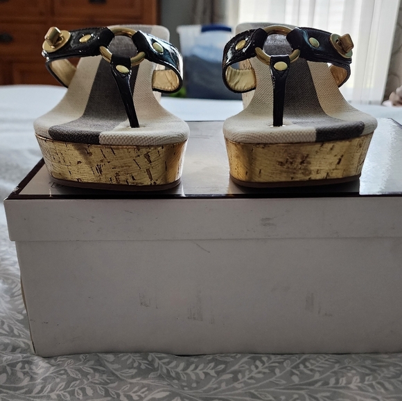 NEW! Coach Fauna Crinkle Patent Mahogany Sandals, NIB, Size 9.5 M - Picture 6 of 9